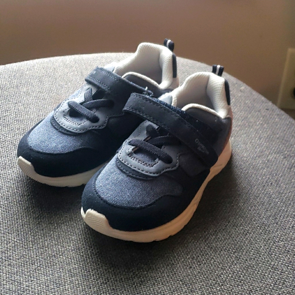 OshKosh B'gosh toddler boy shoes